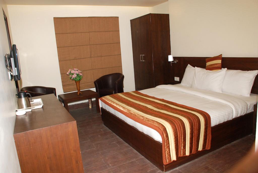 Airport Hotel Daya Capitol نيودلهي الغرفة الصورة